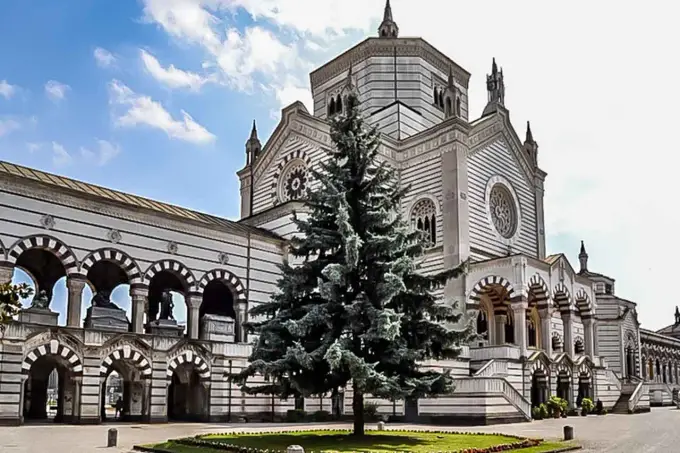 Cmentarz Monumentalny Mediolan - Muzeum, sztuka i przewodnik