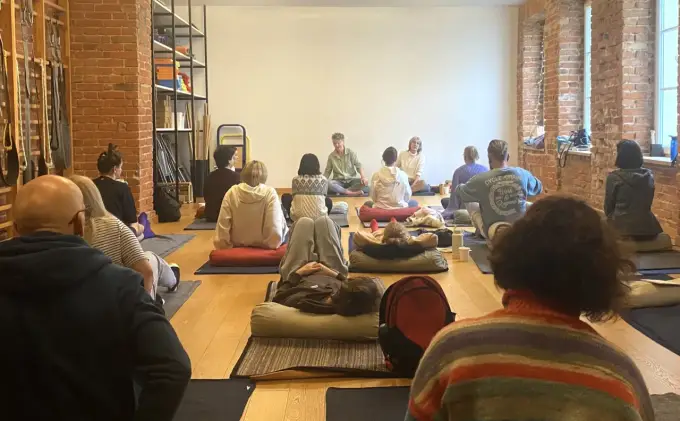Mindfulness - czym jest i jak działa? Bez ściemy!