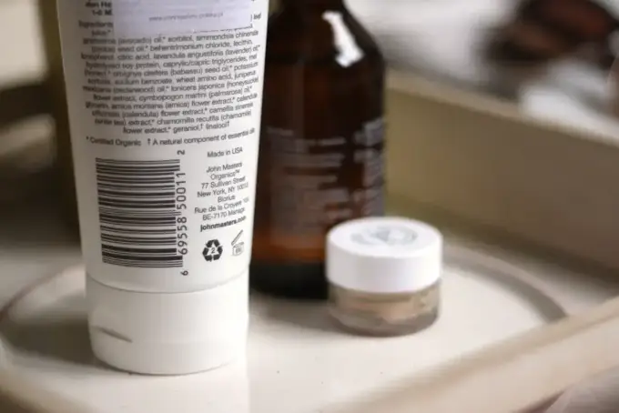 Ethylhexylglycerin w kosmetykach - co robi i kiedy ma znaczenie