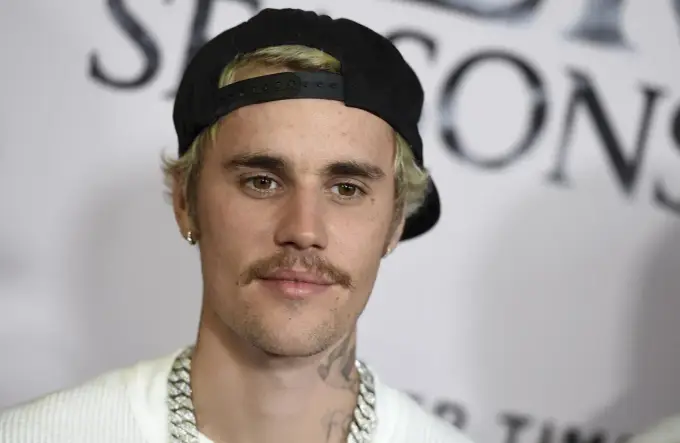 Ile lat ma Justin Bieber? Wiek a ewolucja kariery