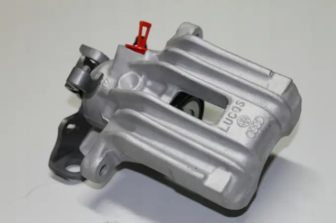 Zapieczony zacisk Golf 4 tył: Poradnik DIY. Regeneracja czy nowy?