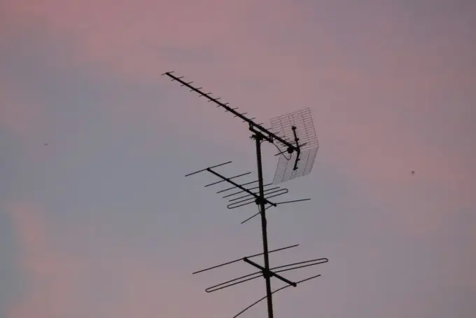 Jak podłączyć kabel antenowy do anteny - Jak uniknąć braku sygnału?