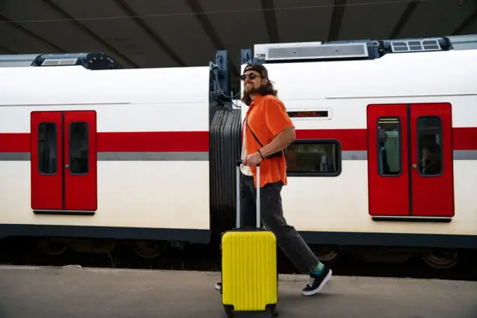 Gdzie umieścić walizkę w pociągu? Praktyczny przewodnik