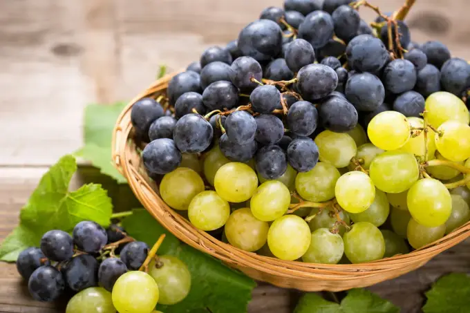 Winogrona kcal - ile mają i jak jeść bez tycia?