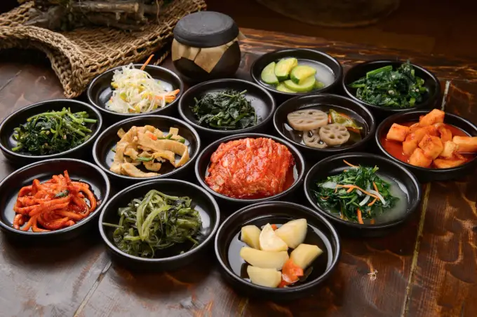 Banchan - koreańskie przystawki - czym są i jak je zrobić?
