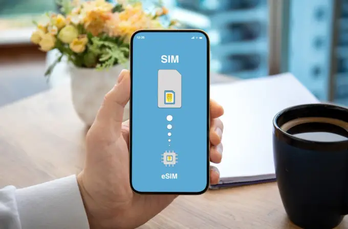 eSIM – czy warto? Poznaj wady i zalety cyfrowej karty SIM