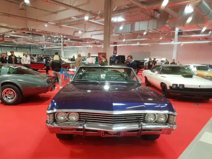 Chevrolet Impala 1967 - Ikona, cena, sesje. Dlaczego wciąż działa?