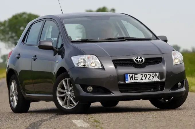 Akumulator Toyota Auris: Jaki wybrać i jak wymienić? Poradnik