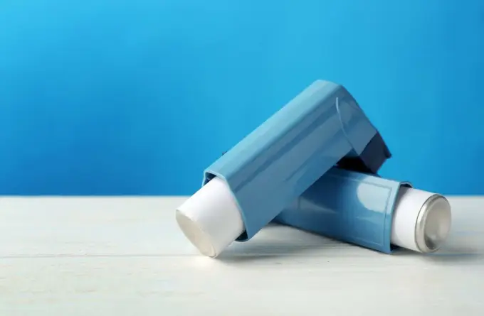 Inhalator na astmę bez recepty - Czy to możliwe i bezpieczne?