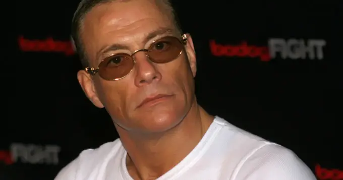 Jean-Claude Van Damme nie żyje? Prawda o plotkach i faktach!
