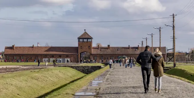 Auschwitz - Jak zwiedzać indywidualnie? Plan na wartościową wizytę