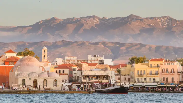 Chania: Gdzie zjeść jak lokals? Odkryj prawdziwe smaki Krety!