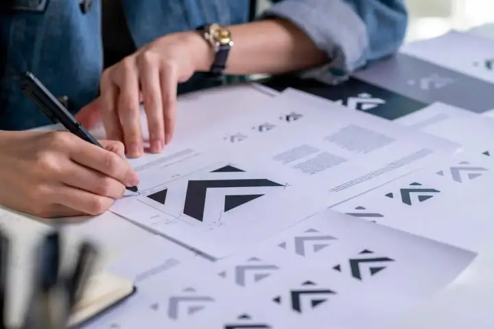 Logo wektorowe - jak je rozpoznać i przygotować?