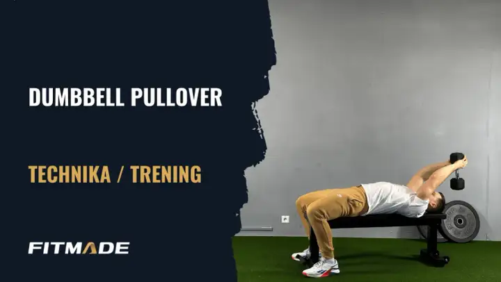 Mężczyzna wykonuje ćwiczenie **dumbbell pullover** na ławce, trzymając ciężarek nad głową.