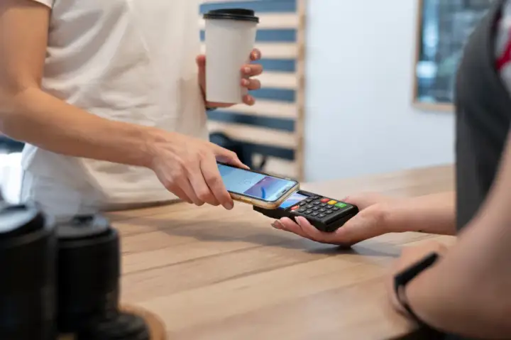 Jak włączyć NFC w mBanku i uniknąć problemów z płatnościami