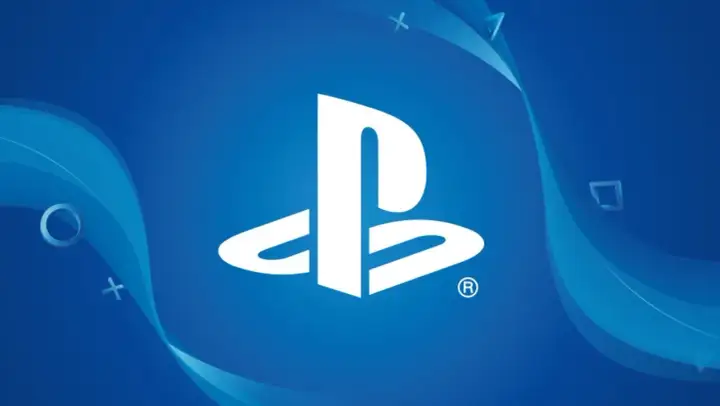Logo PlayStation na niebieskim tle z falami i symbolami.