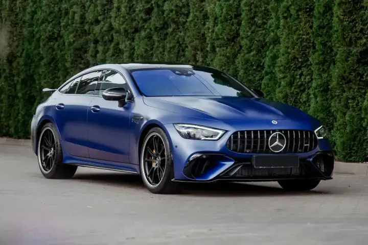 Mercedes-AMG E 63 S - Osiągi, ceny i na co uważać przed zakupem?