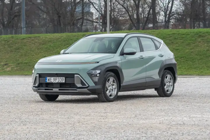 Hyundai Kona 1.6 benzyna - Spalanie, osiągi i którą wersję wybrać?