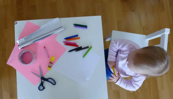 Jak zrobić lustro z folii aluminiowej? Prosty poradnik DIY