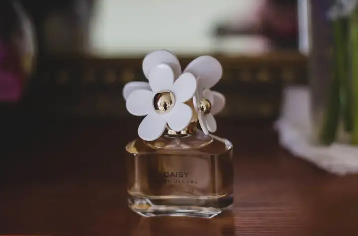 Czy perfumy się psują? Ile wytrzymują i jak je przechowywać?
