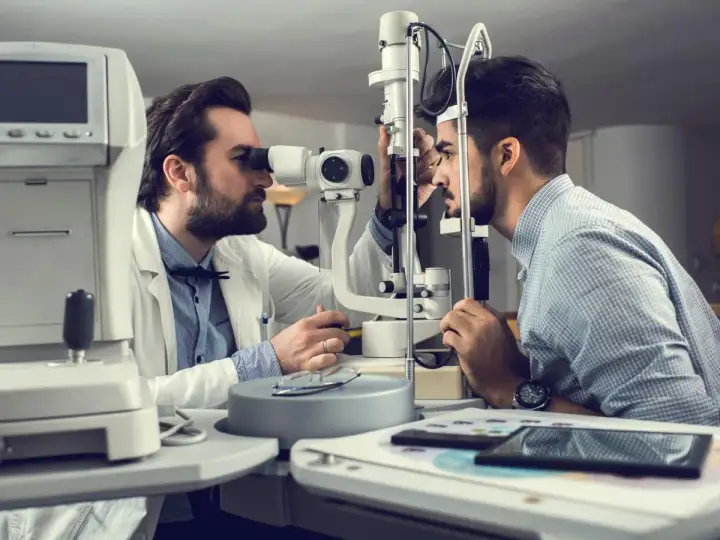 Come diventare oculista - Guida completa al percorso in Italia