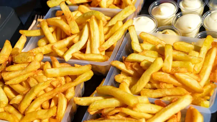 Idealne mrożone frytki z air fryera: przepis krok po kroku