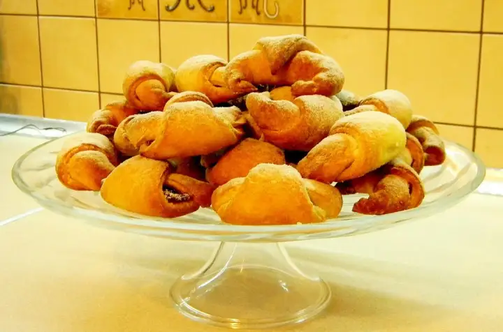 Rogaliki drożdżowe jak u babci - Sekret miękkości i smaku