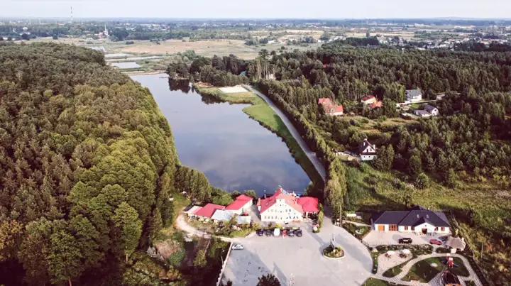 Łowisko Karpik: Domki z wędką nad wodą - Cennik i Opinie
