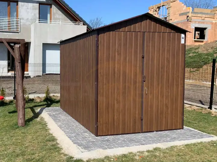 Podłoże pod domek narzędziowy: Jak wybrać i wykonać?