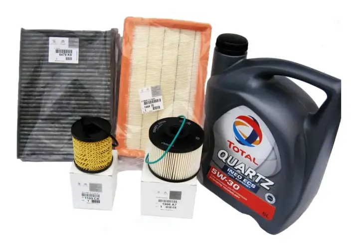 Zestaw filtrów i olej Total Quartz 5W-30 do silnika 2.0 HDI. W zestawie filtry powietrza, oleju i kabinowy.
