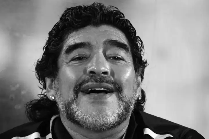 Czy Diego Maradona żyje? Prawda o legendzie futbolu