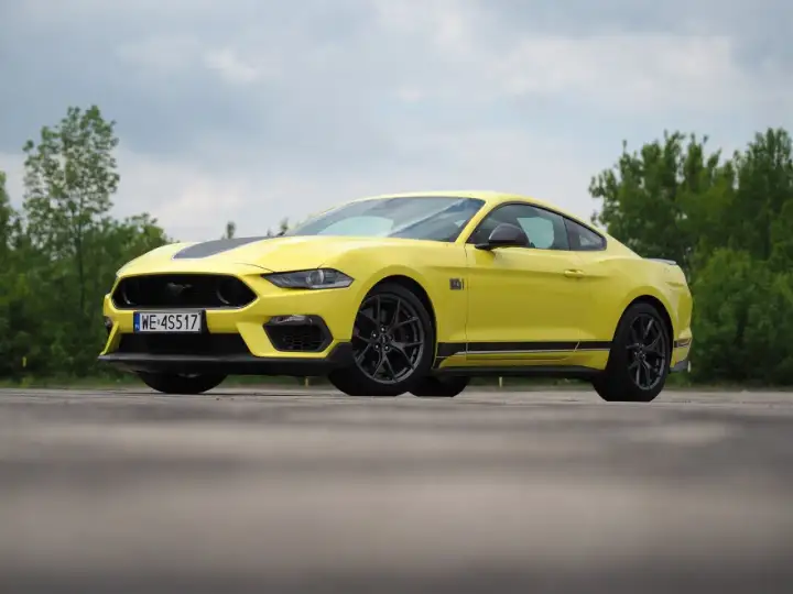 Ford Mustang Mach 1 - Lepszy niż GT? Dane, ceny i poradnik
