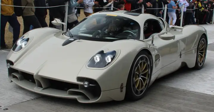 Pagani - Dlaczego te hipersamochody kosztują miliony?