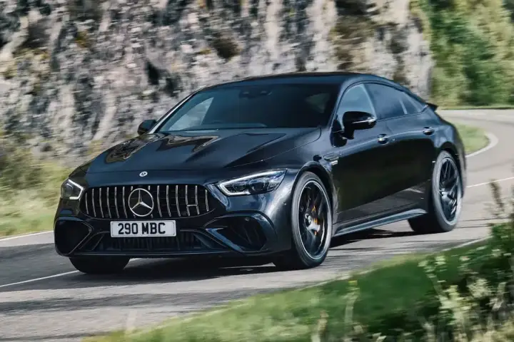 Mercedes-AMG GT 63 S - Brutalna moc czy luksus? Sprawdź przed zakupem