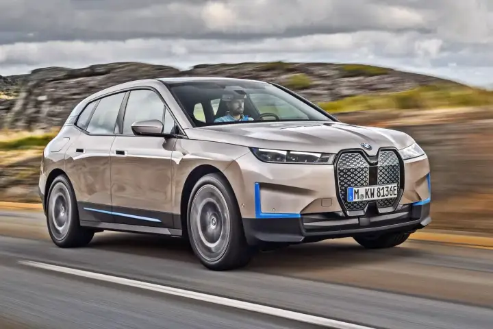 BMW SUV - Przewodnik po gamie X i iX. Który model ma najwięcej sensu?