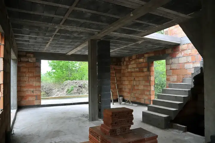 Strop gęstożebrowy - montaż, błędy i wykończenie. Poradnik