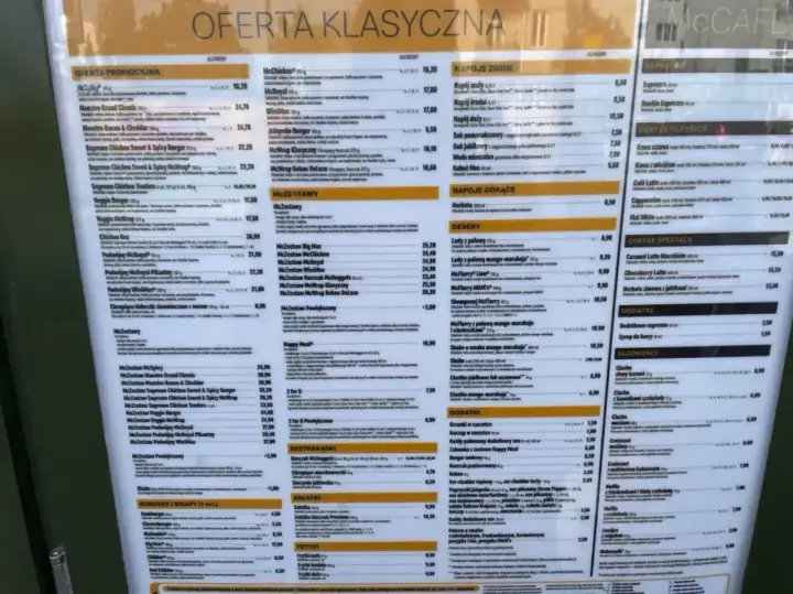 McChicken cena 16,20 zł. Klasyczna oferta McDonald's z McChickenem i innymi ulubionymi pozycjami.