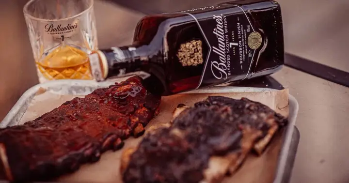 Co do whisky na zagryzkę? Odkryj idealne połączenia smaków