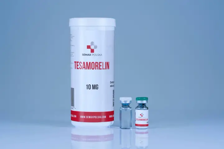 Pojemnik i fiolki z lekiem Tesamorelin 10 mg od Semax Polska.