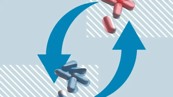 Flechas azules indican un ciclo, mostrando pastillas rojas y azules. Consulta sobre cada cuanto alternar paracetamol e ibuprofeno.