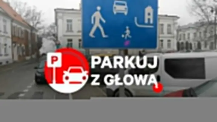Znak informuje o strefie zamieszkania. Parkuj z głową, dbając o pieszych i dzieci.