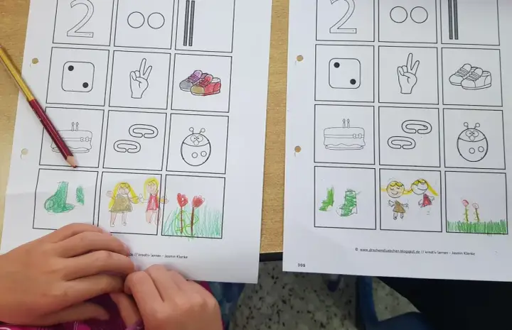 Arbeitsblatt mit binnendifferenzierung beispielen: Zahlen, Würfel, Schuhe, Kuchen, Marienkäfer, Blumen und Kinder. Ein Kind malt.