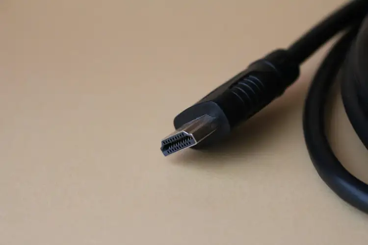Kabel HDMI. Zastanawiasz się, czy można podłączyć monitor do monitora? Ten kabel to klucz do rozwiązania!
