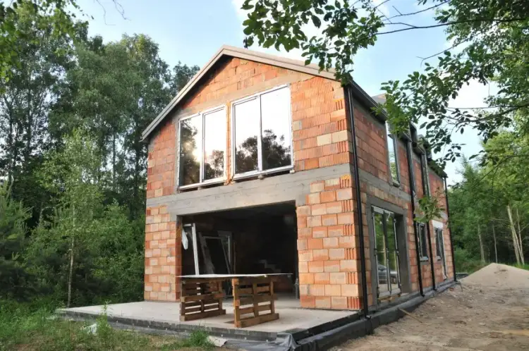 Co można wybudować na działce rolnej? Sprawdź, co jest dozwolone