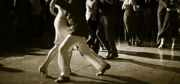 Jakie są klasy taneczne w tańcu towarzyskim i jak je zdobyć?