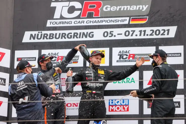 Kompleksowe statystyki Championship: wyniki, drużyny i zawodnicy