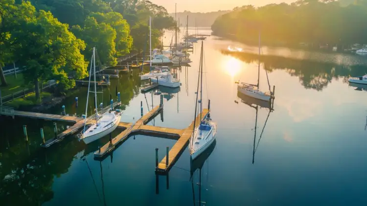 Marina w Górkach Zachodnich - żeglarstwo i przystań jachtowa