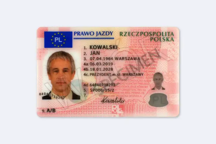 Polskie prawo jazdy Jana Kowalskiego. Zastanawiasz się, ile kosztuje odebranie prawa jazdy? Ten dokument zawiera daty wydania i ważności.