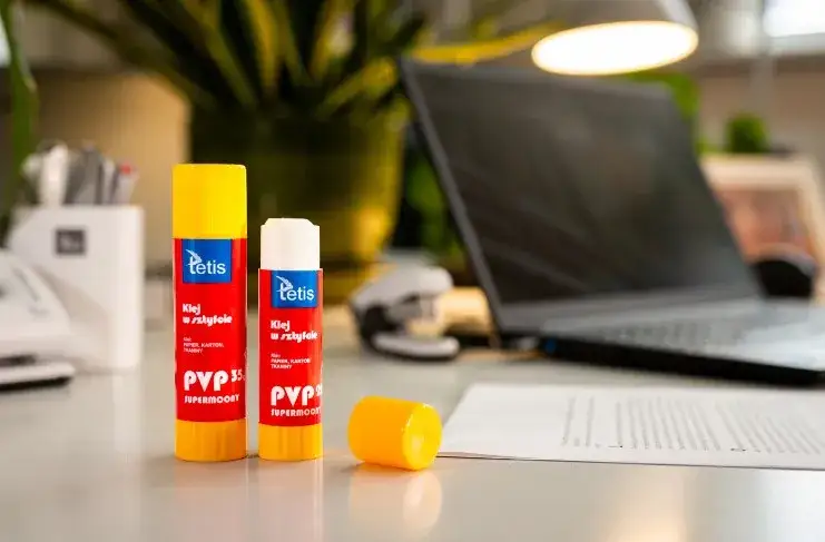 Ranking 5 najlepszych klejów do decoupage - praktyczny poradnik