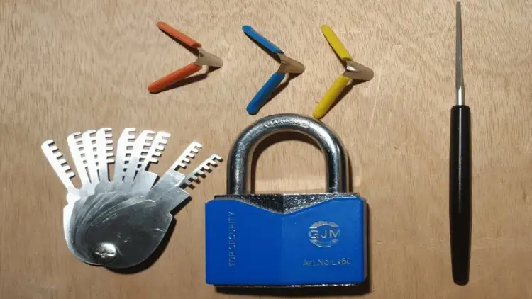 Zgubiony kluczyk do szafki? Otwórz ją bez uszkodzeń i kłopotów